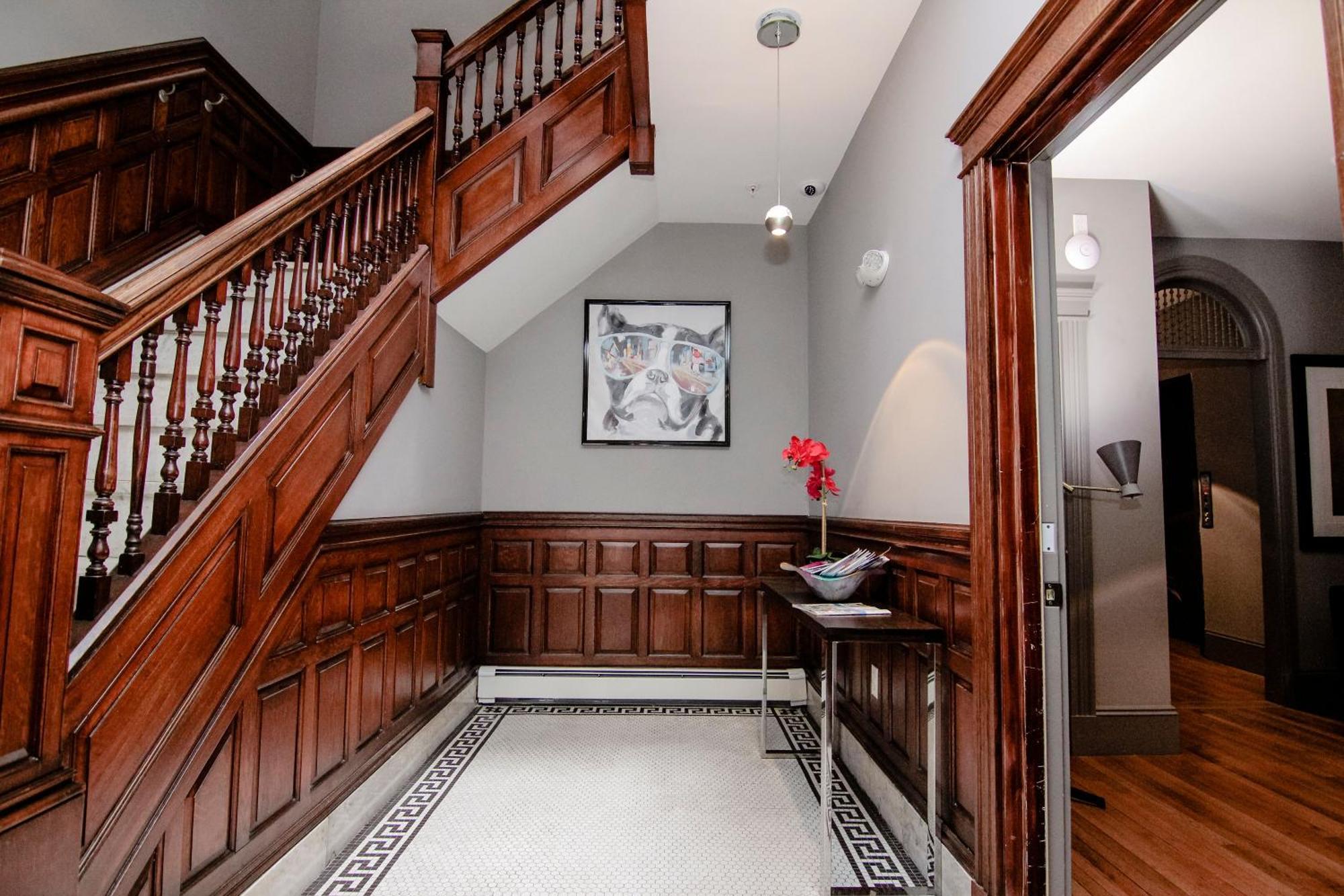 A Stylish Stay W/ A Queen Bed, Heated Floors.. #15 Brookline Bagian luar foto