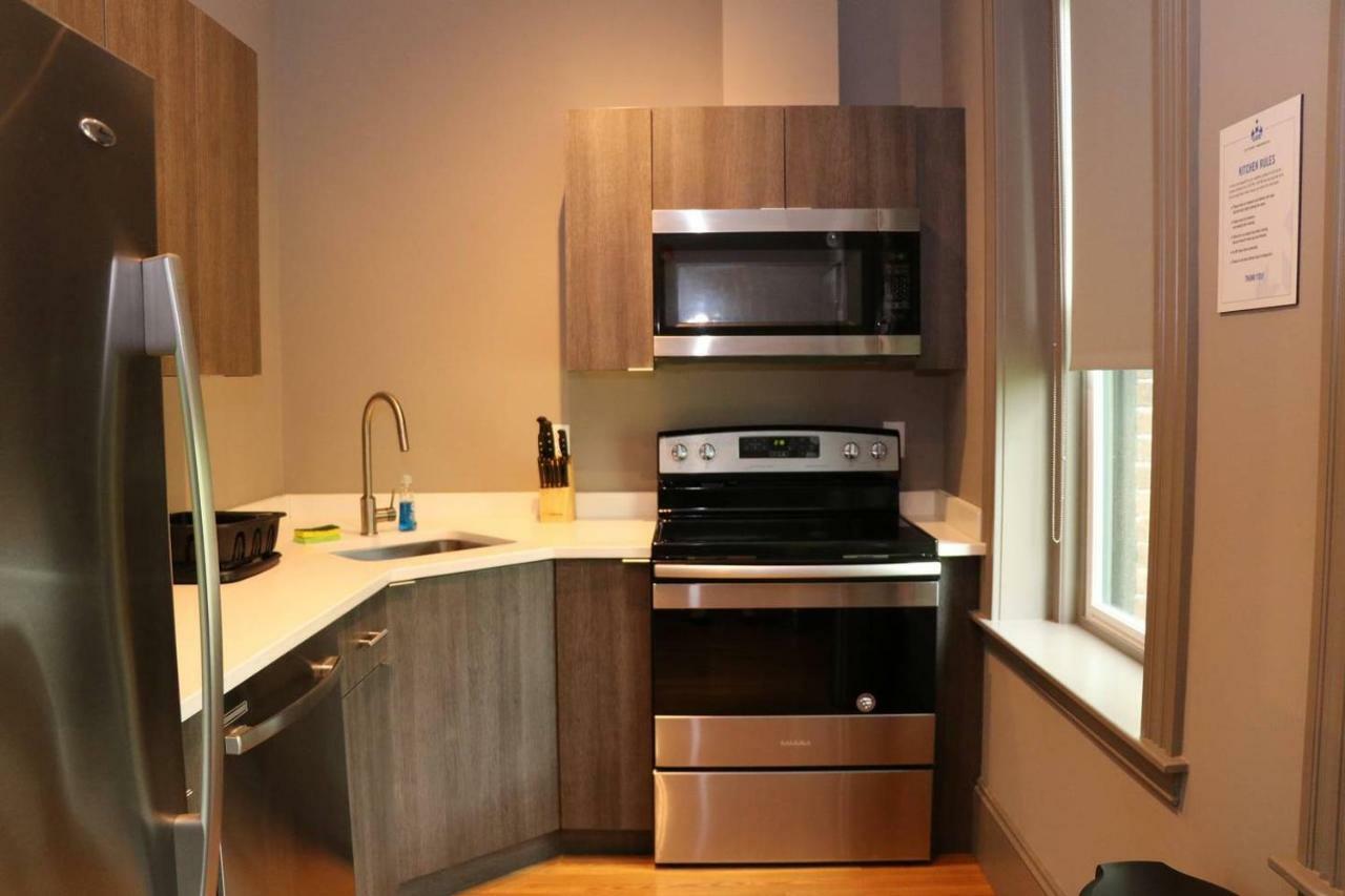 A Stylish Stay W/ A Queen Bed, Heated Floors.. #15 Brookline Bagian luar foto